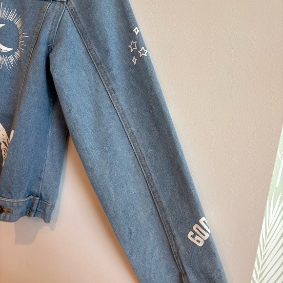 Rue 21 Blue Denim Medium Wash Graphic Print Jean Jacket Large - Picture 8 of 9